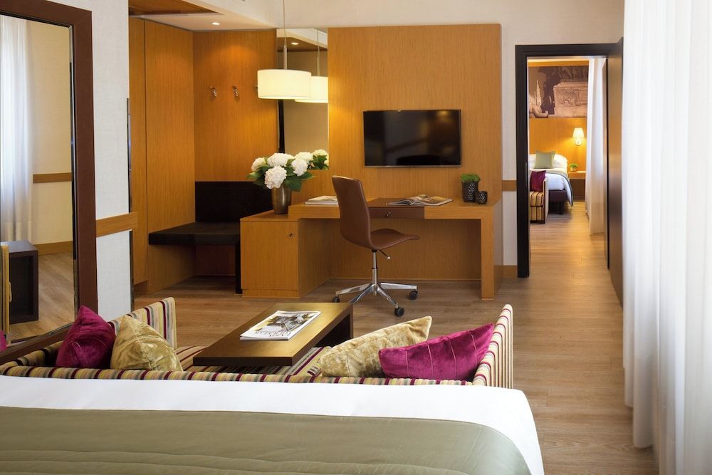 undefined Starhotels Tourist 3