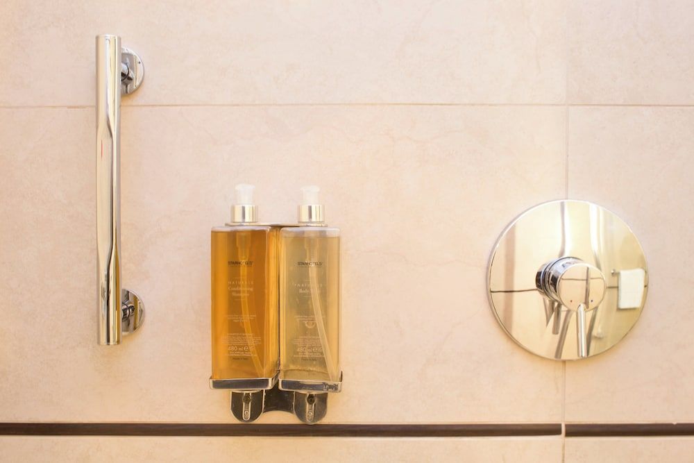 undefined Starhotels Tourist 10