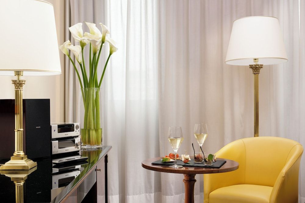 undefined UNA Hotels Scandinavia Milano 8