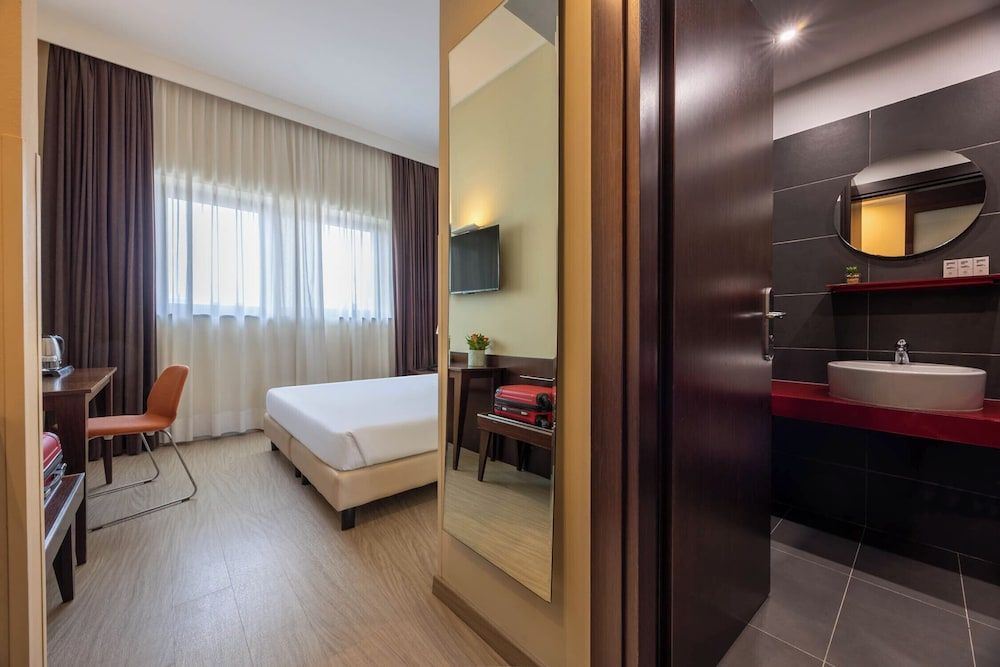 iH Hotels Milano Watt 13 Standard Double Room 4