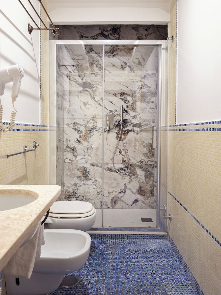 Grand Hotel Europa Triple Room 6