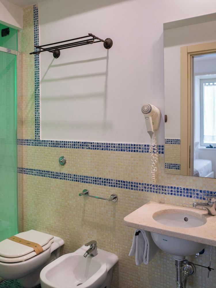 Grand Hotel Europa Triple Room 7