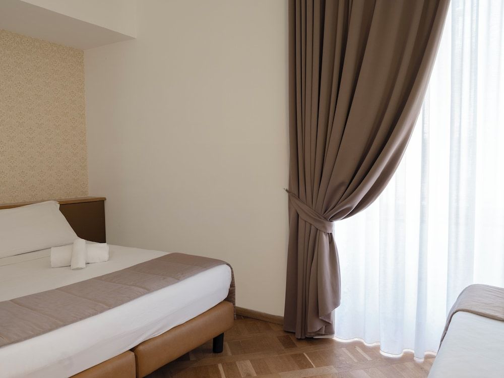 Grand Hotel Europa Triple Room 3