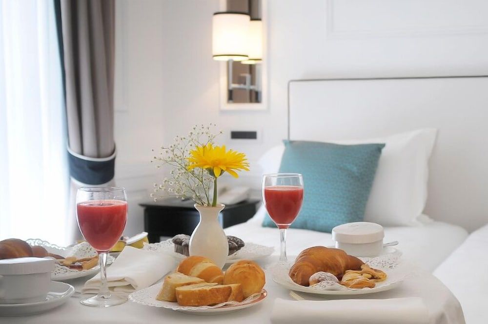 undefined Grand Hotel Oriente 9