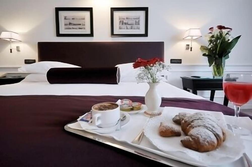 undefined Grand Hotel Oriente 3