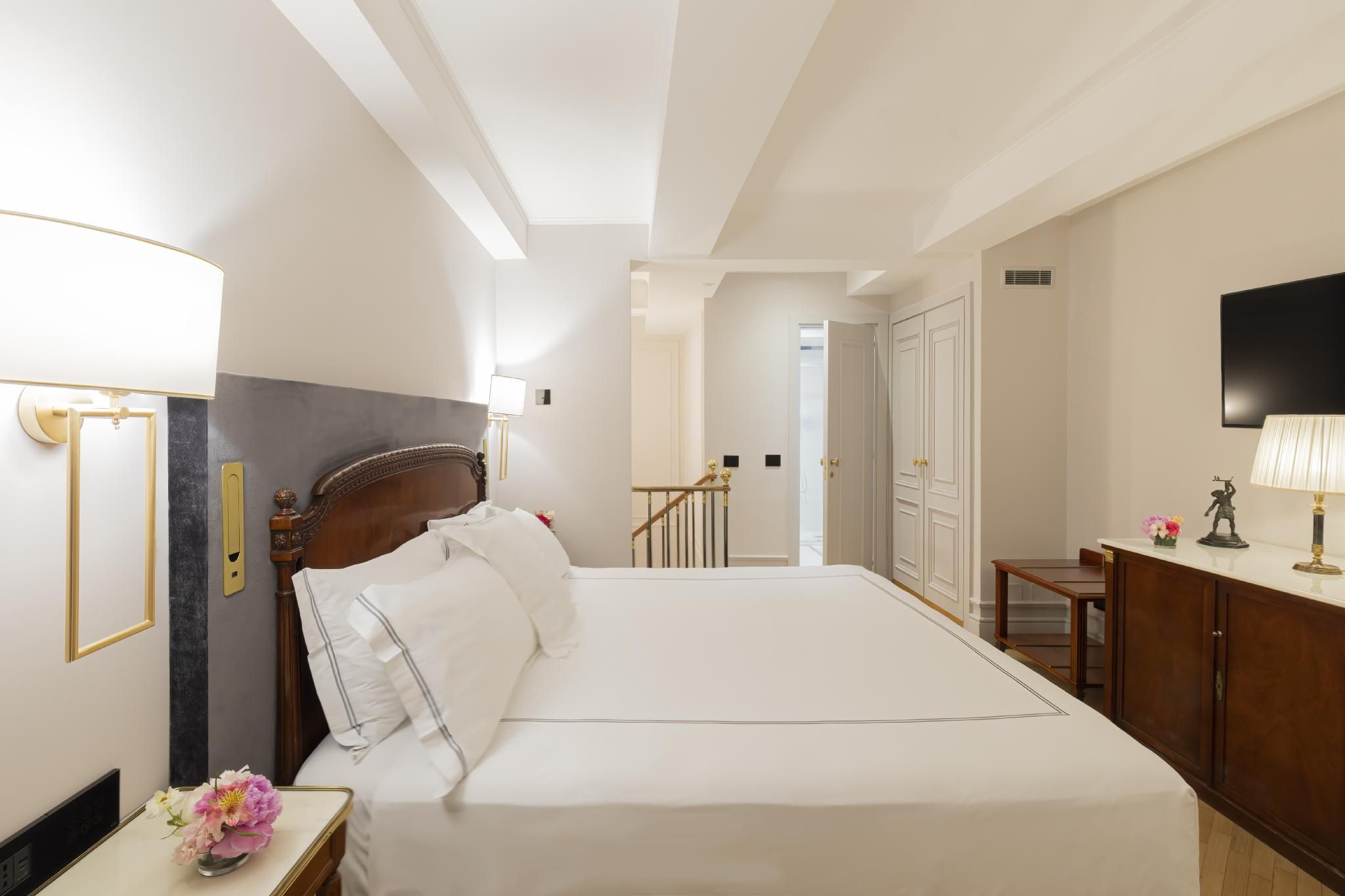 undefined Grand Hotel Parkers 6