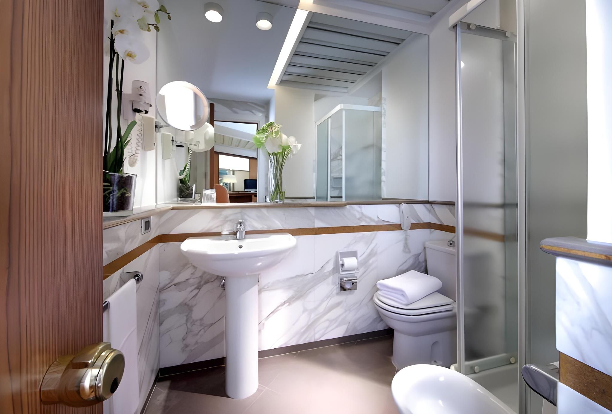 undefined Hotel Majestic 9