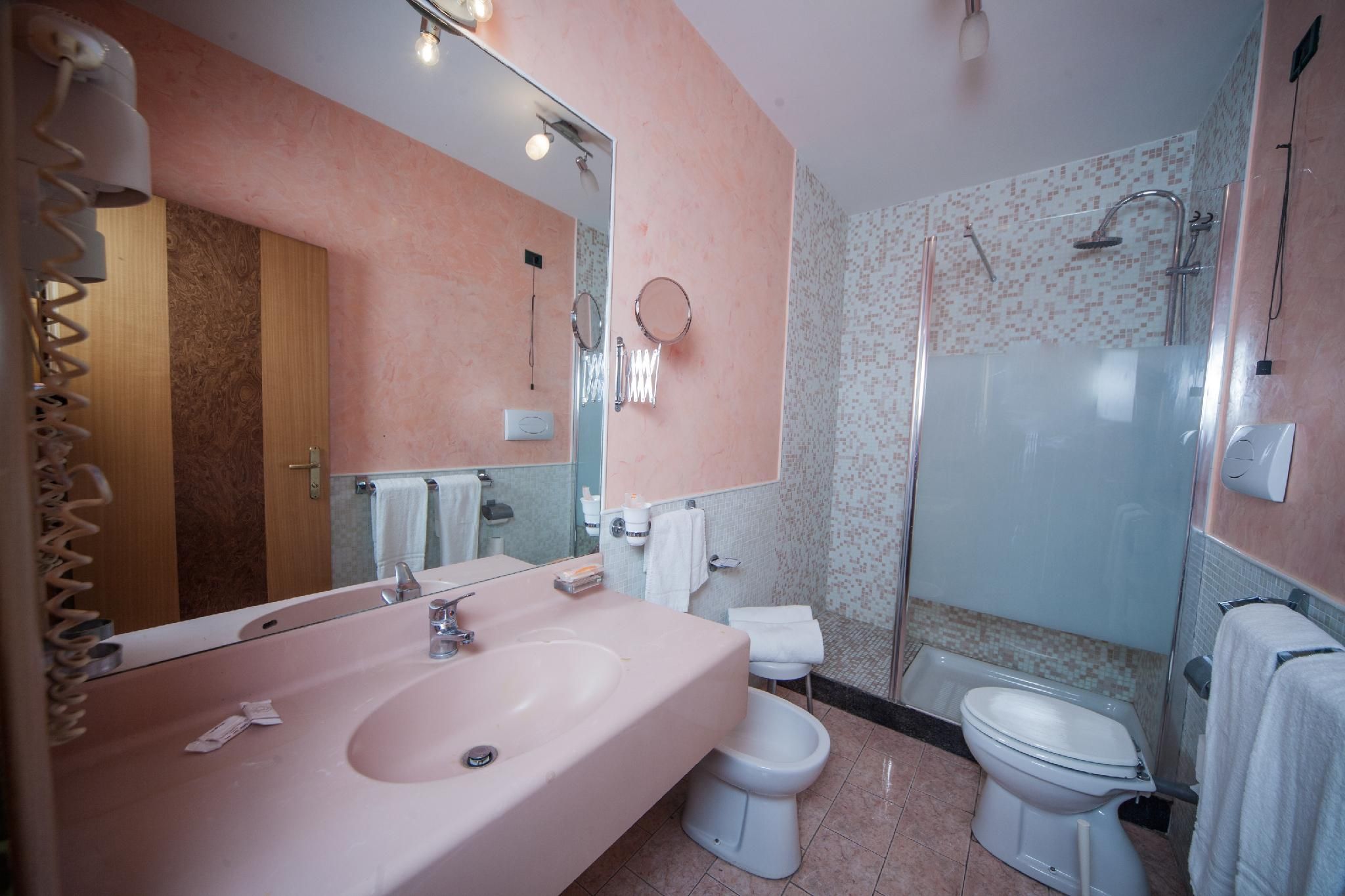 undefined Hotel La Pace 2