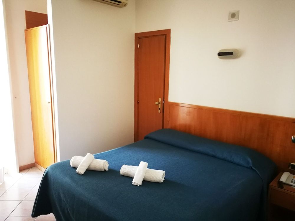 undefined Hotel Zara 5