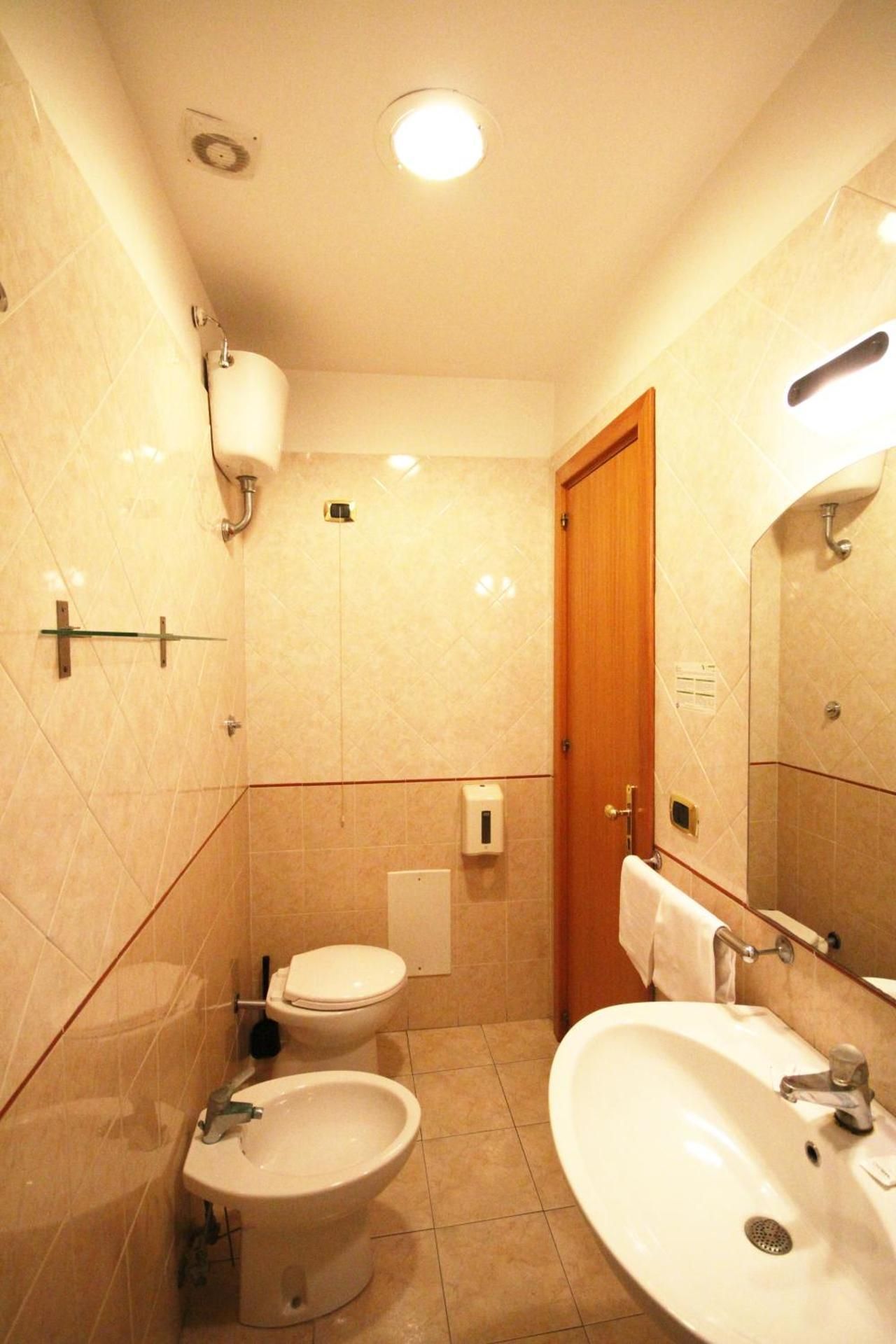 undefined Hotel Zara Napoli 3