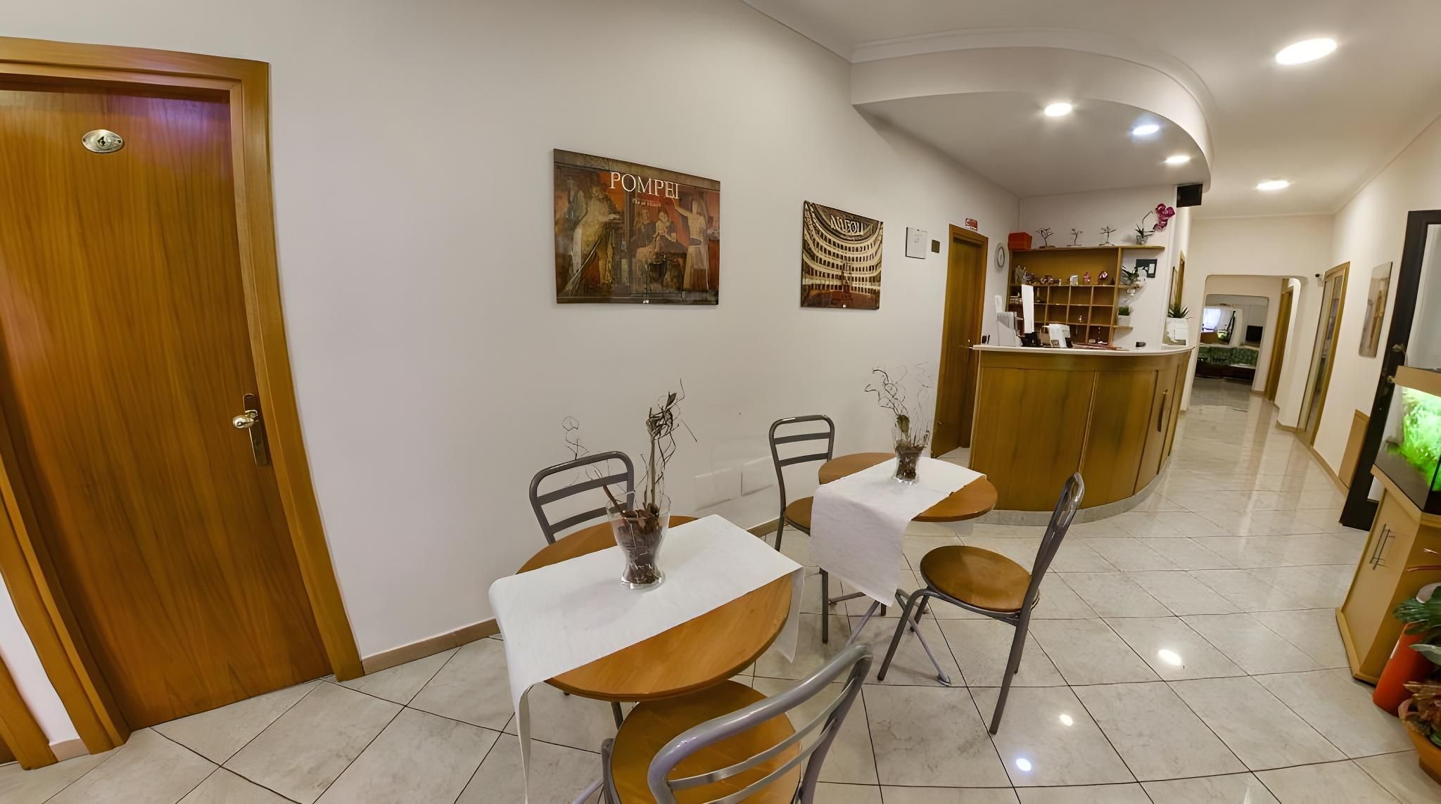 undefined Hotel Zara Napoli 9