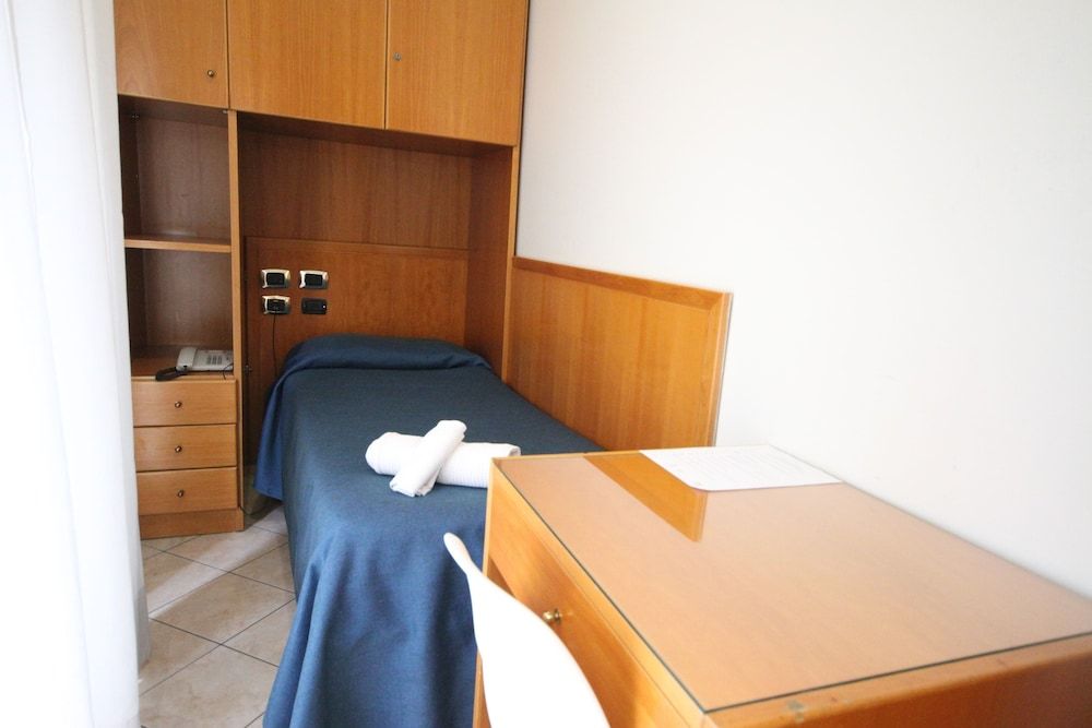 undefined Hotel Zara 4