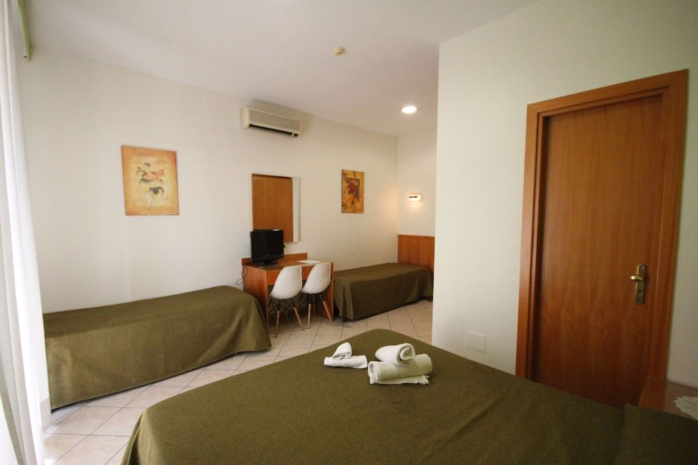 undefined Hotel Zara 3