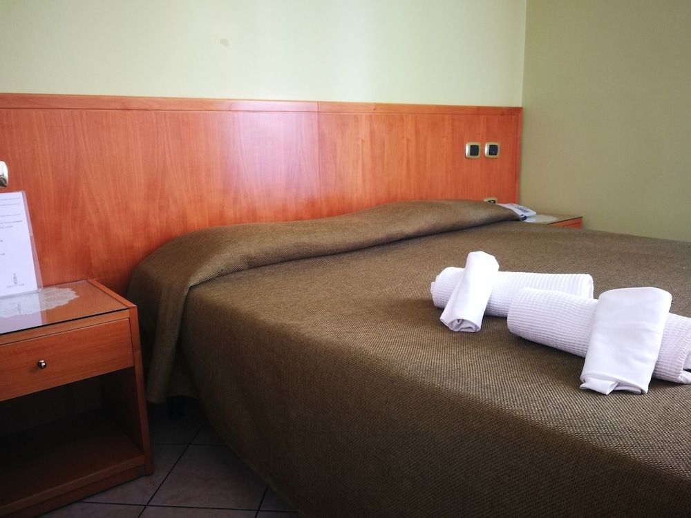 undefined Hotel Zara 7