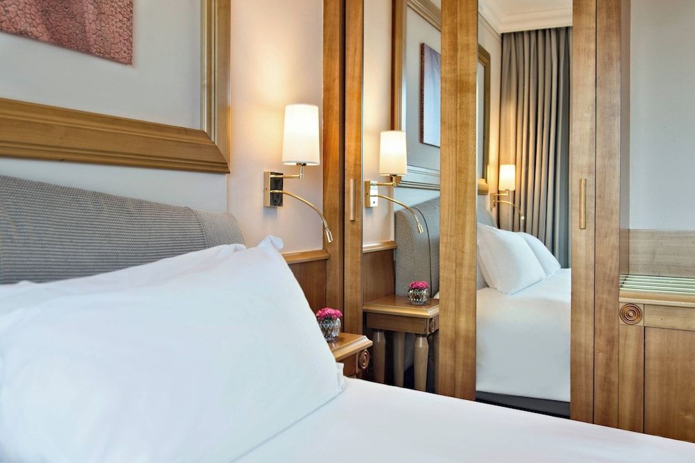 Renaissance Naples Hotel Mediterraneo Deluxe Room, 1 King Bed