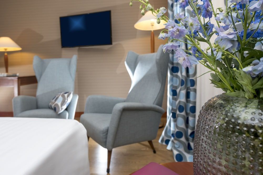 Royal Continental Hotel Naples Classic Double Room 5