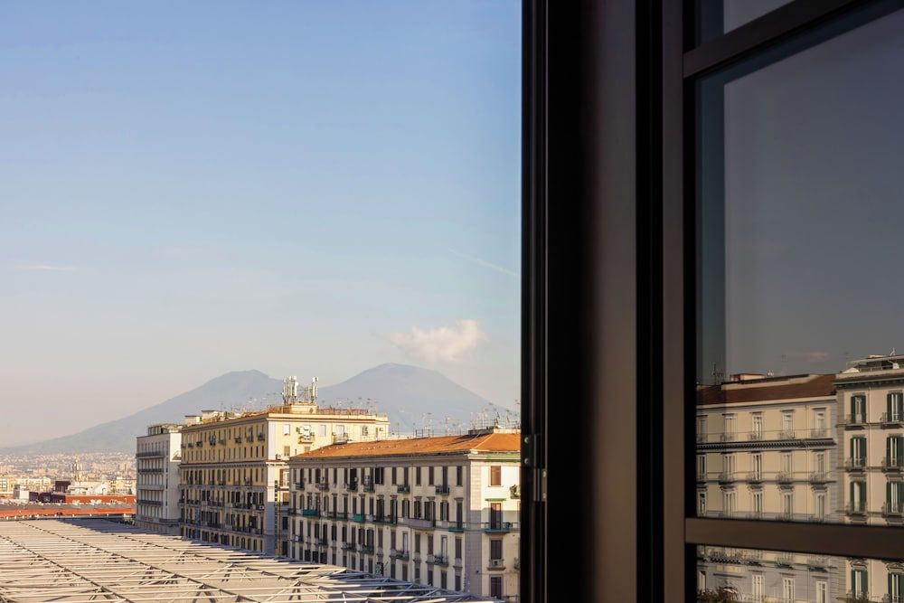 undefined UNA Hotels Napoli 9