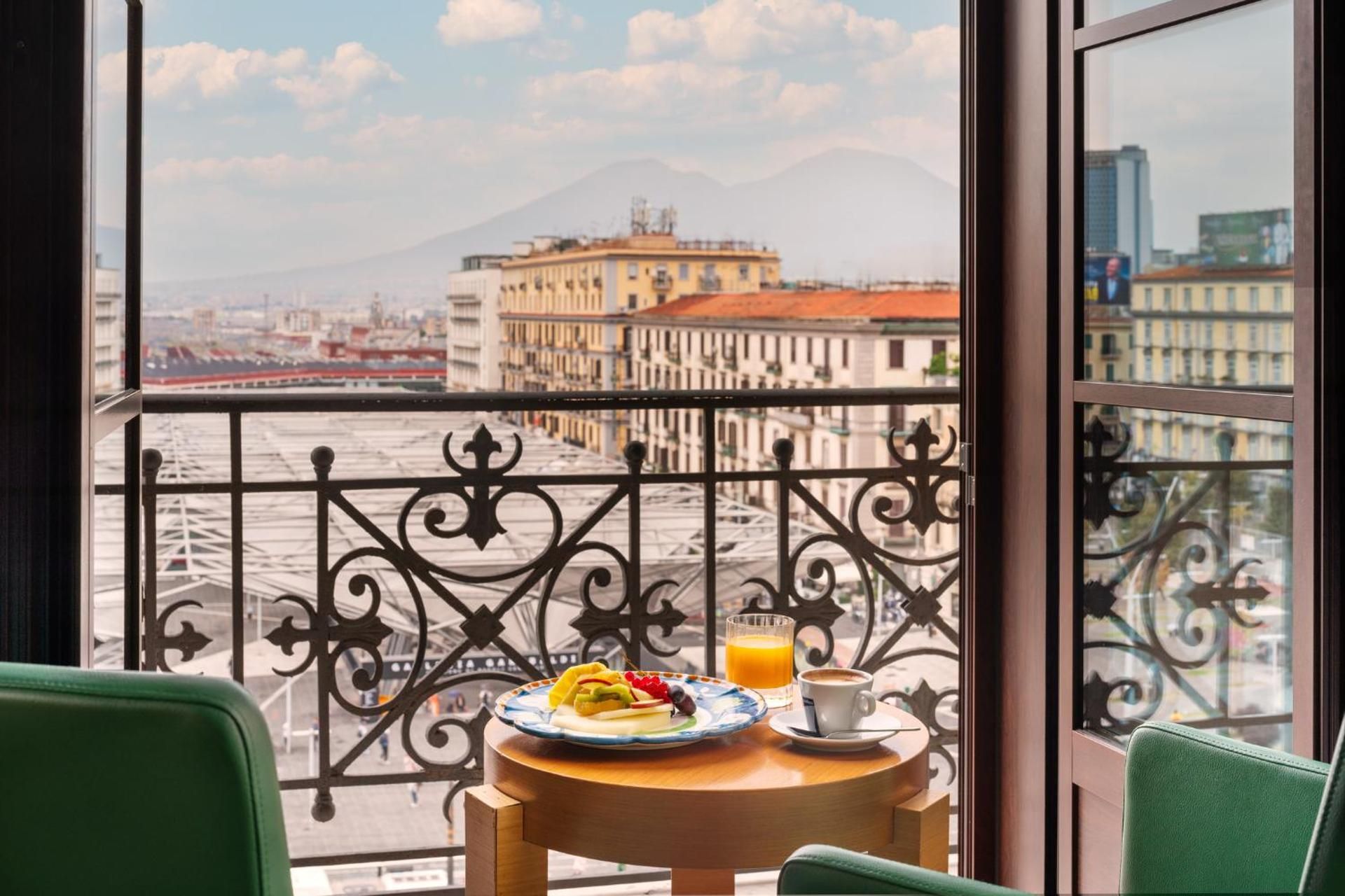 undefined UNA Hotels Napoli 10