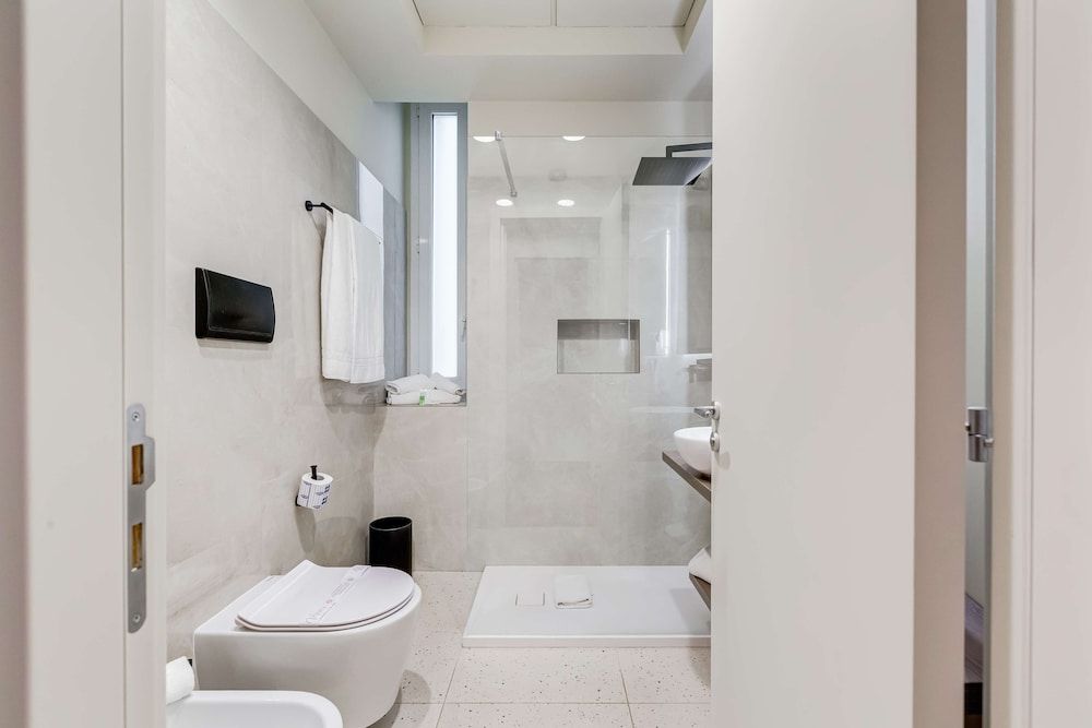 Best Western Plus Hotel Plaza Superior Room, 2 Twin Beds 12