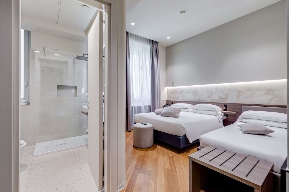 undefined Best Western Plus Hotel Plaza 8