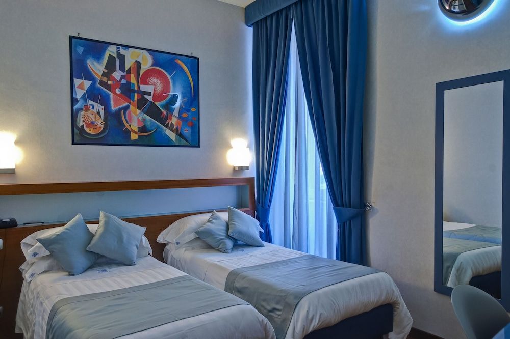Best Western Plus Hotel Plaza Superior Room, 2 Twin Beds 4