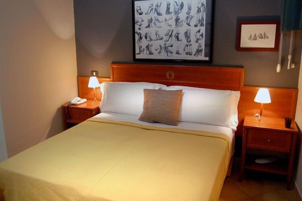 Caravaggio Hotel Standard Double or Twin Room 4