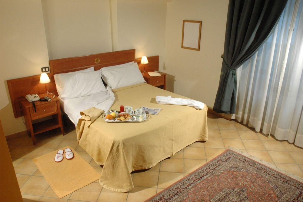 undefined Caravaggio Hotel 8