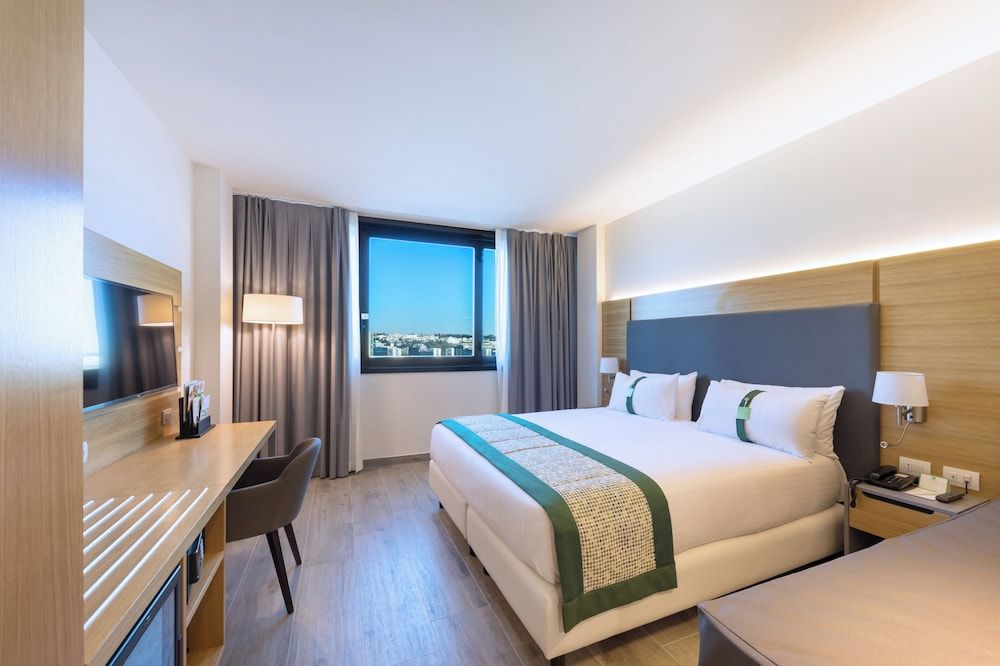 undefined Holiday Inn Naples by IHG 4