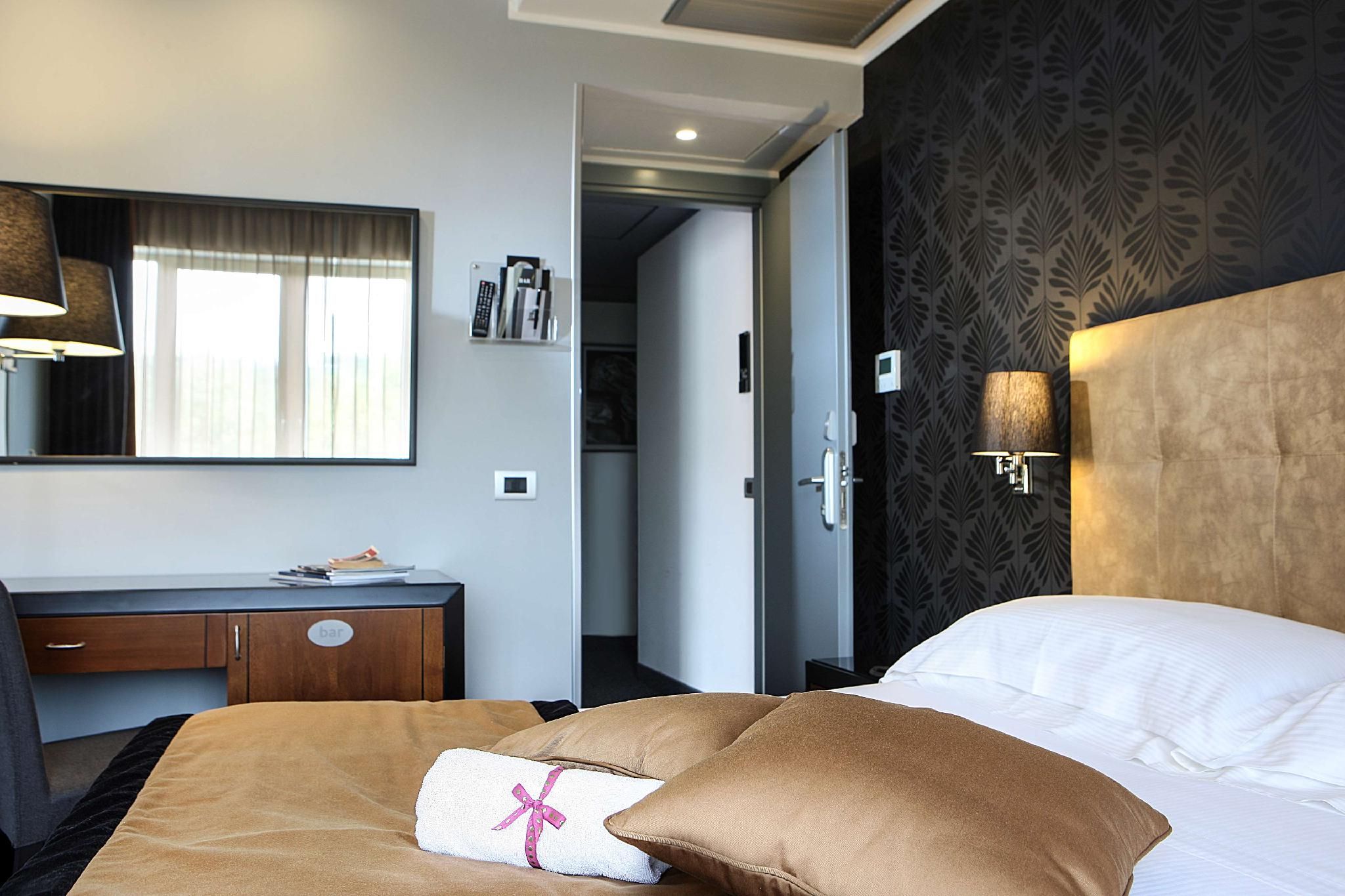 Best Western JFK Hotel 1 Queen Bed, Standard Room 2