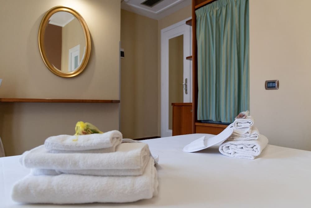 Hotel Suite Ares Double Room, Balcony 10