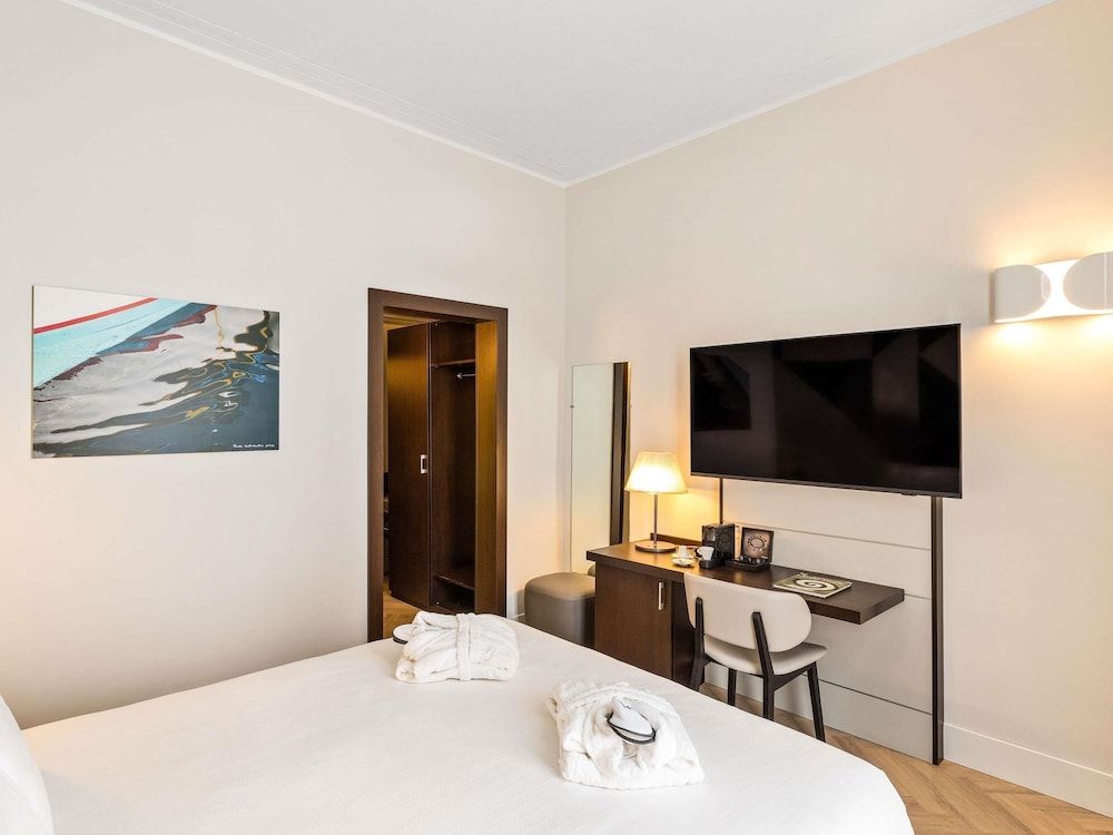 undefined Mercure Napoli Centro Angioino 8