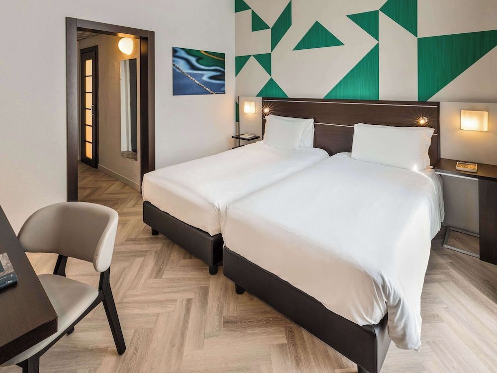 undefined Mercure Napoli Centro Angioino