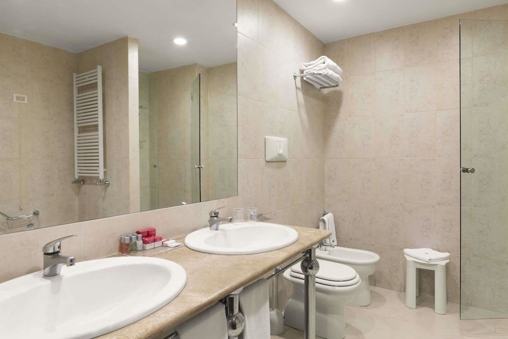 undefined Ramada by Wyndham Naples 10