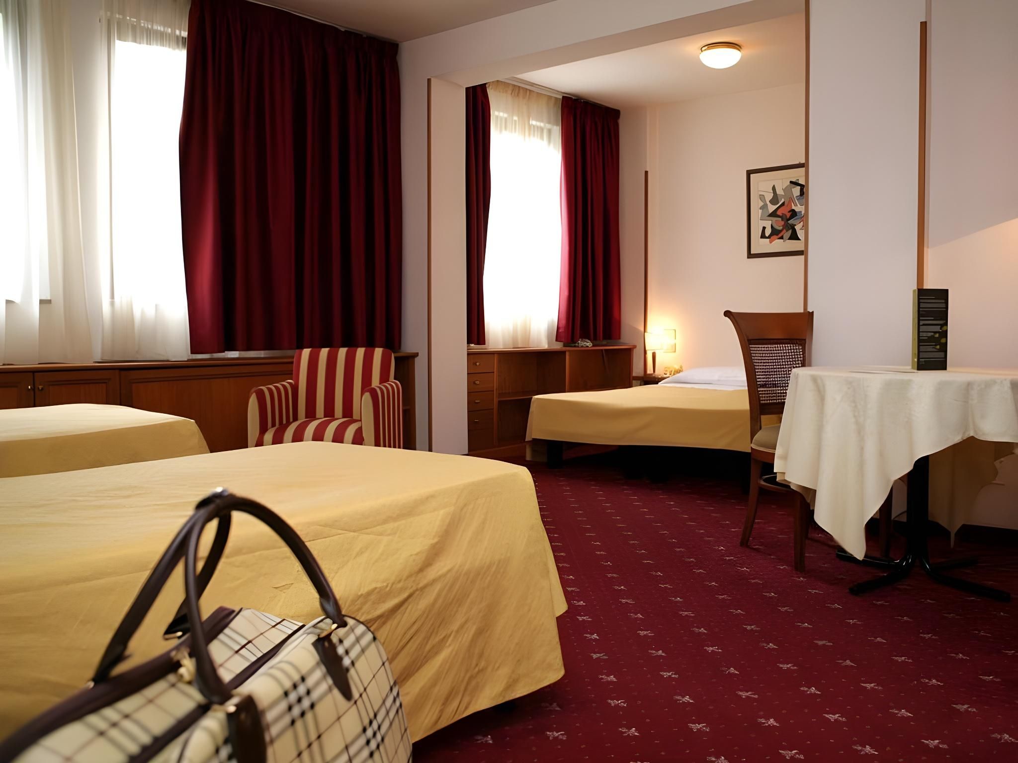 Standard Quadruple Room