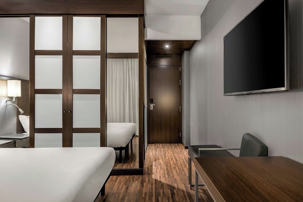 AC Hotel Pisa by Marriott Standard Room, 1 King Bed 5