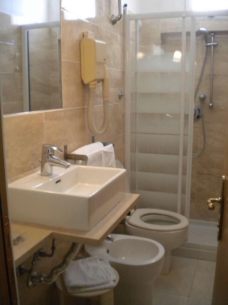 Hotel Touring Pisa Standard Double Room 10