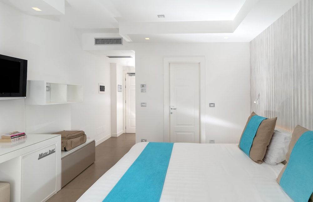 Hotel Olimpico Deluxe Triple Room (2 adults+ 1 child)