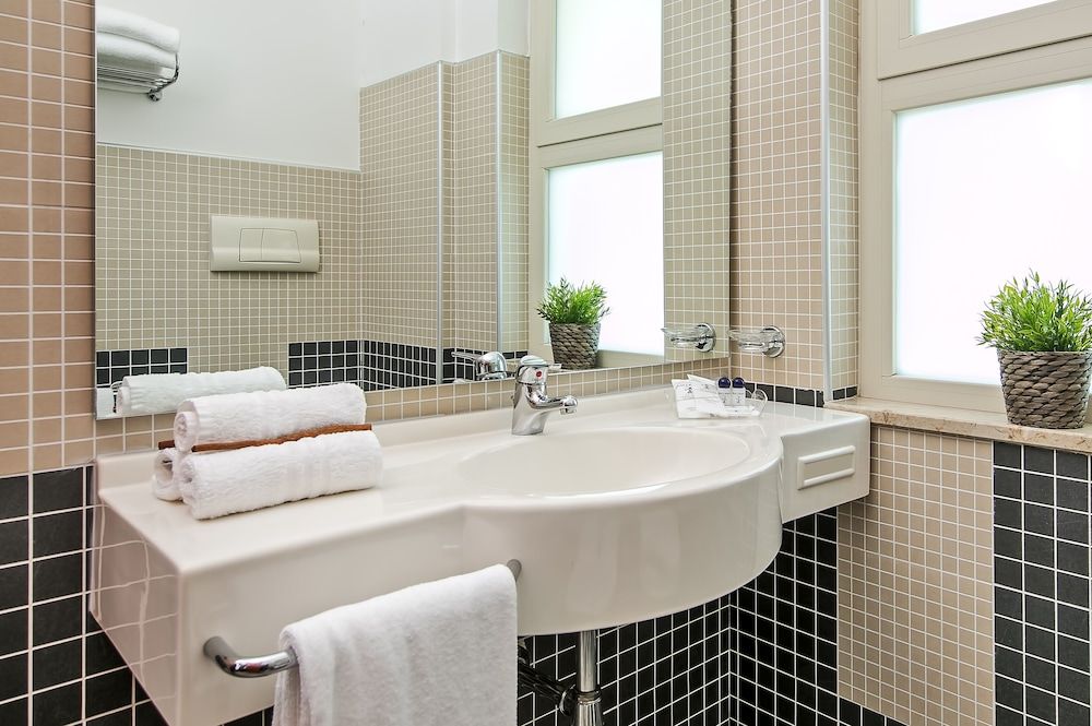 Hotel Olimpico Superior Quadruple Room 3