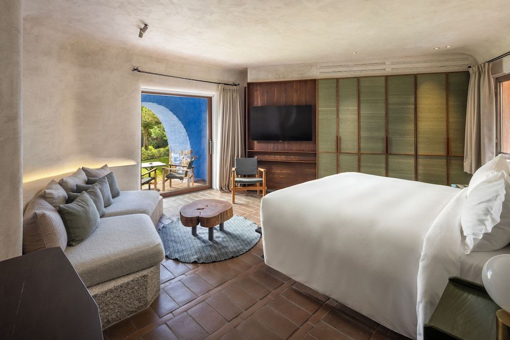 Deluxe Room, 1 King Bed, Garden Access, Garden View (Design, Original Wing)