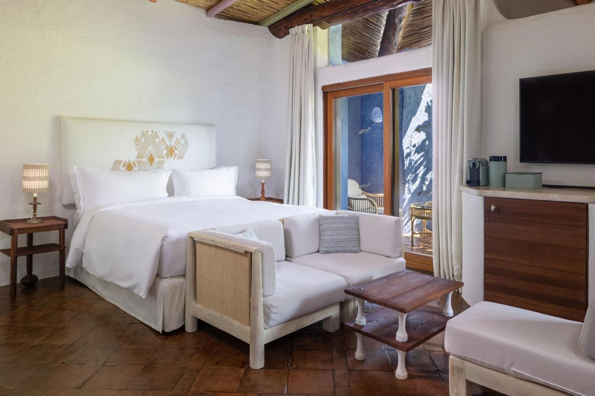 Heritage Room, double bed, Inner View, terrace, original wing