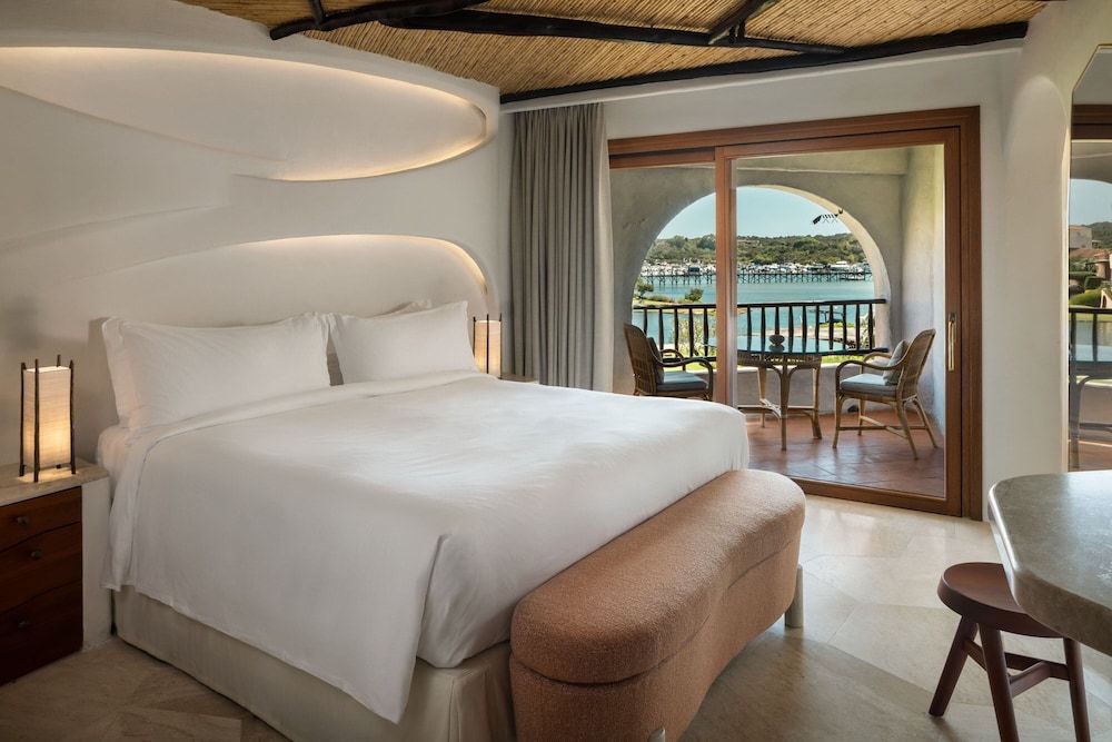 Luxury Suite, 1 King Bed, Sea View (Contemporary, Terrace)