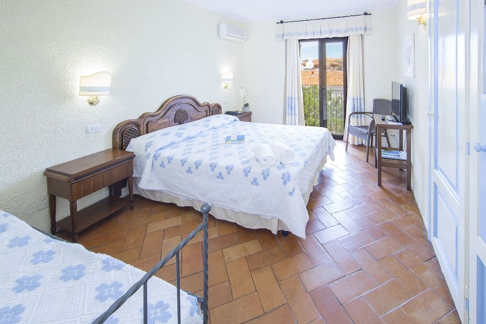 Economy Triple Room