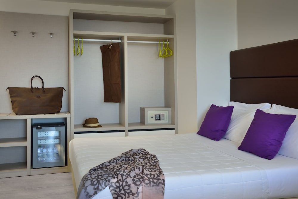 Hotel Boemia Superior Double Room Single Use 2