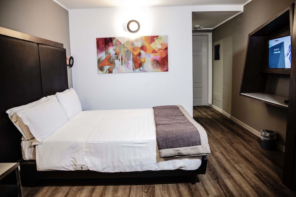 Al Manthia Hotel Standard Double Room 5