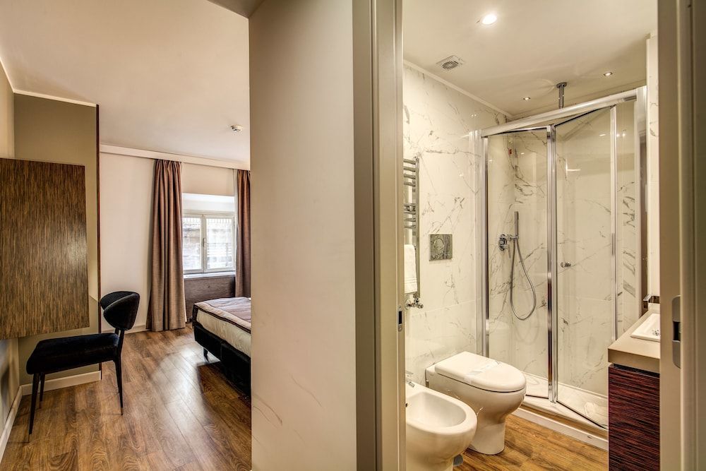 Al Manthia Hotel Standard Double Room 6