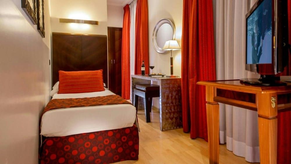 undefined Hotel Ariston 2