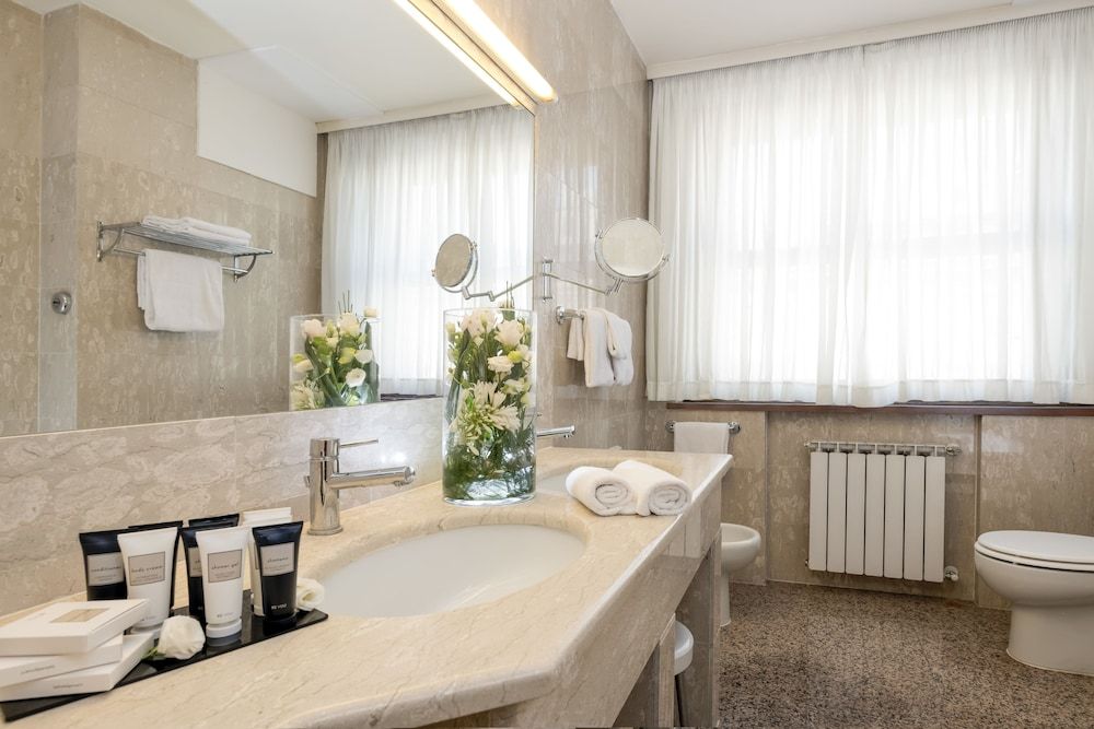 Bettoja Hotel Mediterraneo Superior Double or Twin Room 4