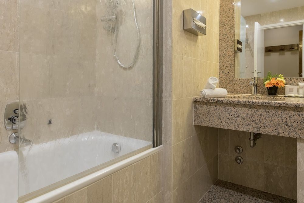 Bettoja Hotel Mediterraneo Classic Double or Twin Room 7