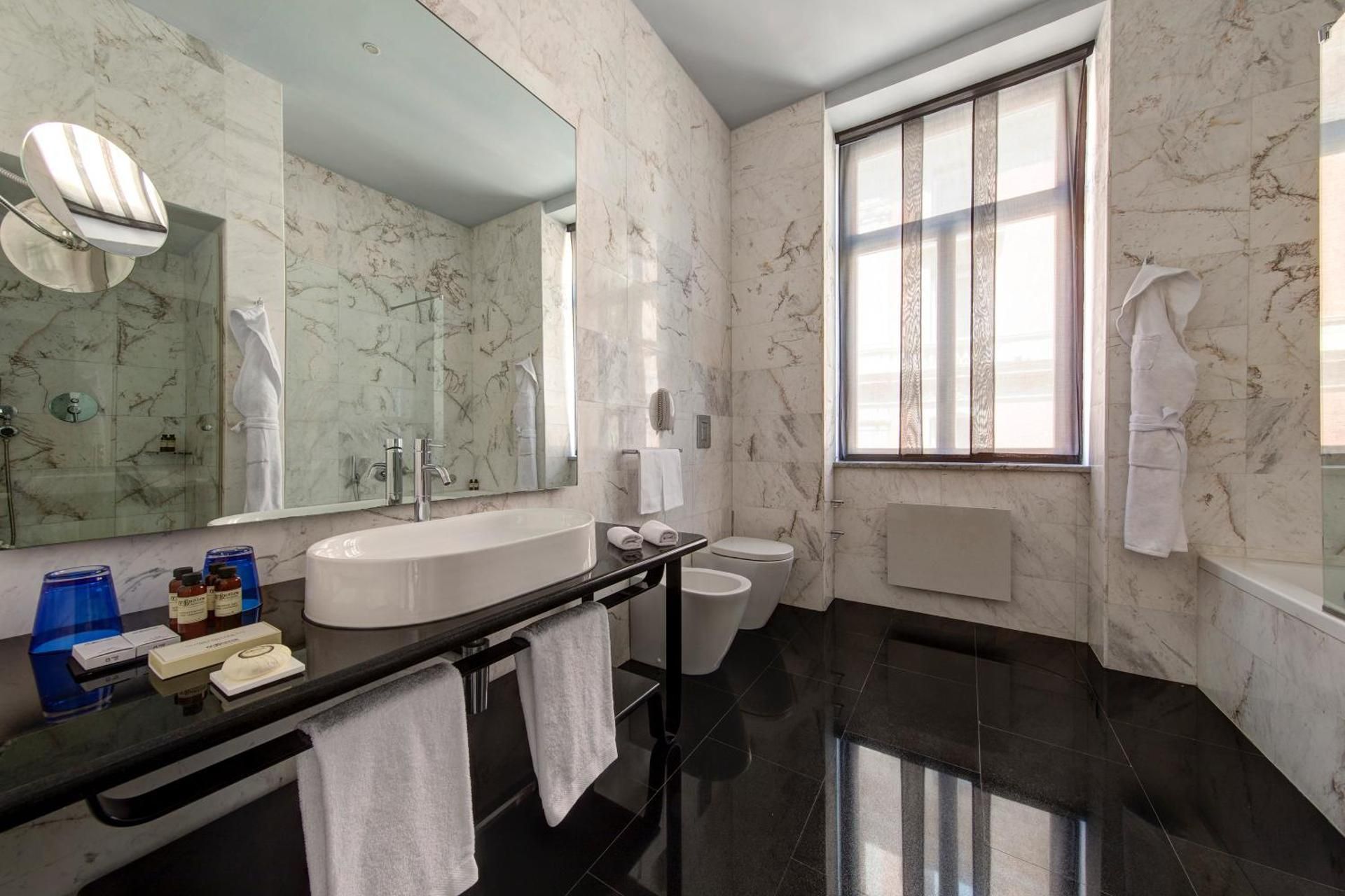 undefined Grand Hotel Palace Rome 8