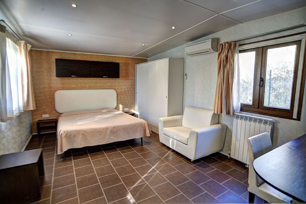 Flaminio Village Bungalow Park - Campground Superior Bungalow 2